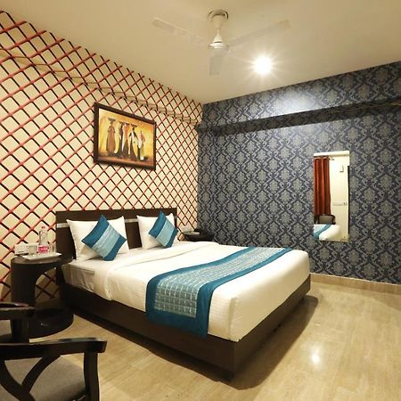 Hotel Ark Wood At Airport New Delhi Exterior foto