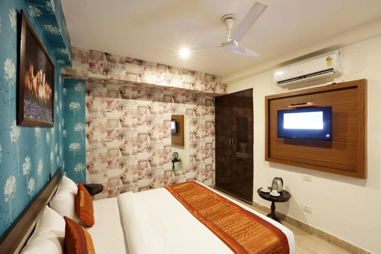 Hotel Ark Wood At Airport New Delhi Exterior foto
