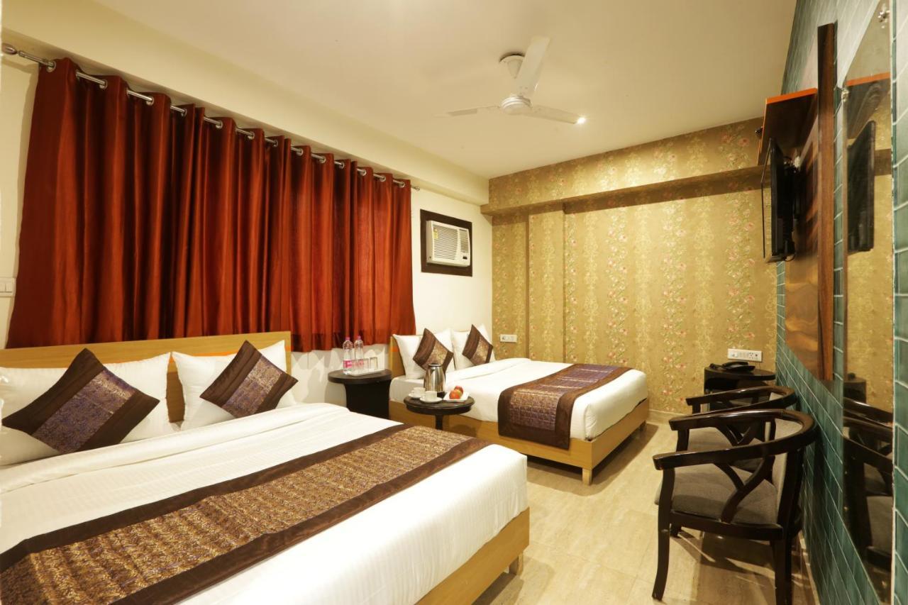 Hotel Ark Wood At Airport New Delhi Exterior foto