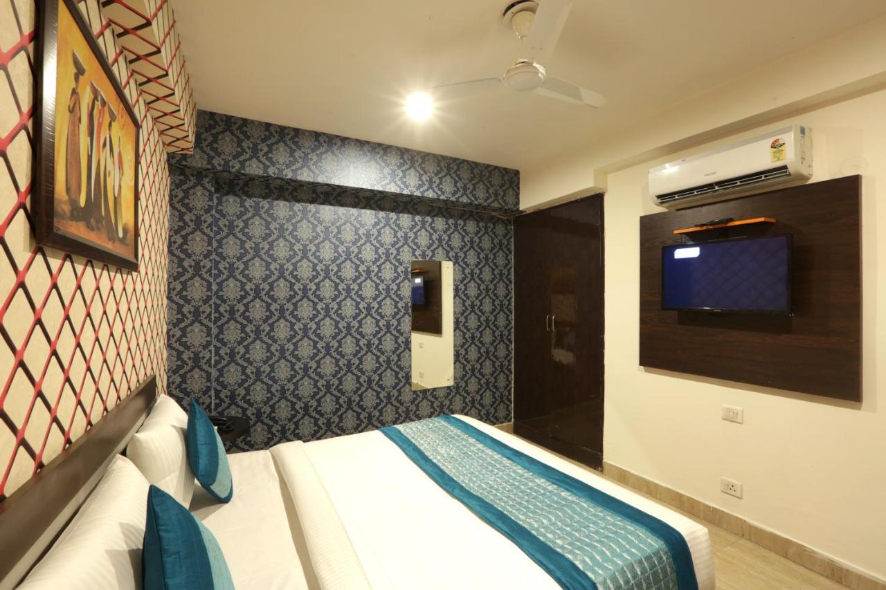 Hotel Ark Wood At Airport New Delhi Exterior foto