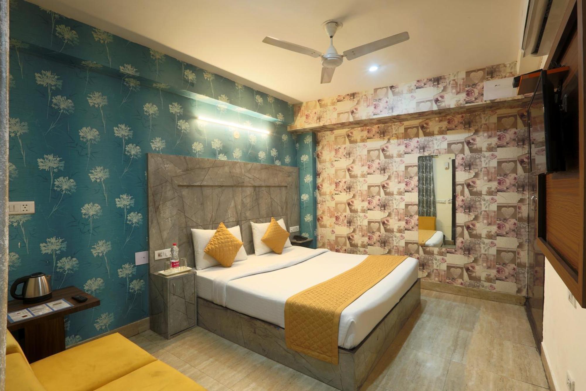 Hotel Ark Wood At Airport New Delhi Exterior foto