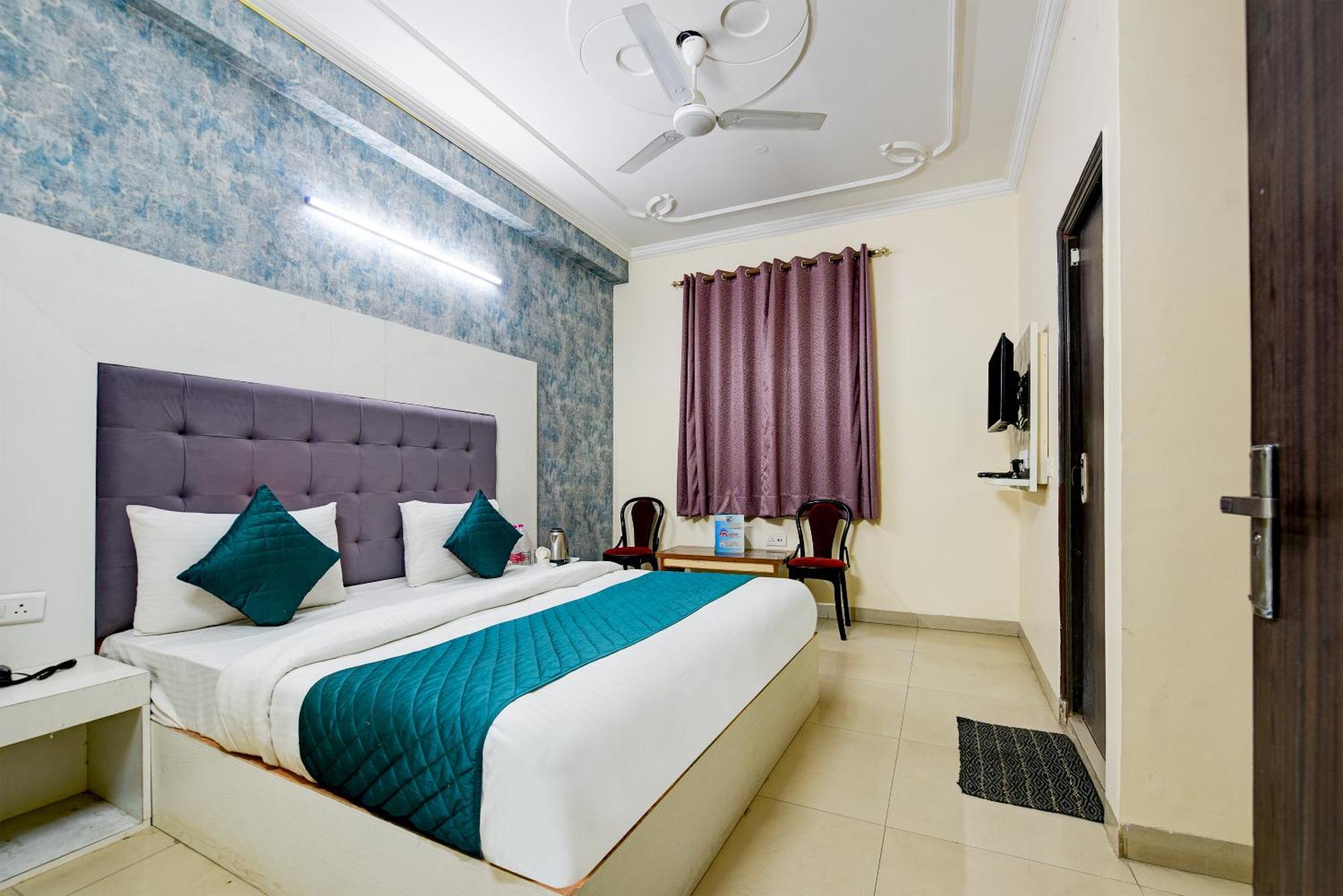 Hotel Ark Wood At Airport New Delhi Exterior foto