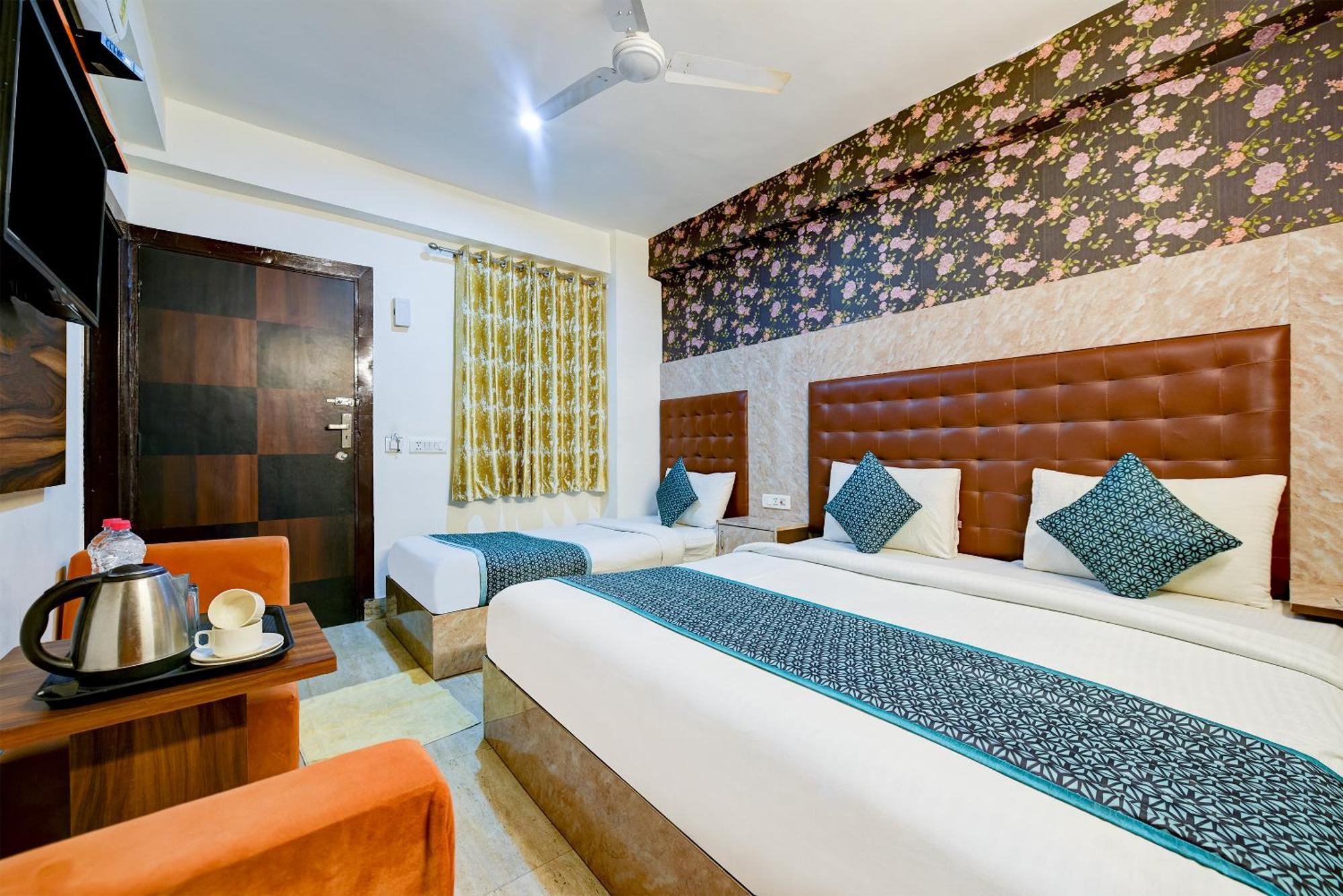 Hotel Ark Wood At Airport New Delhi Exterior foto