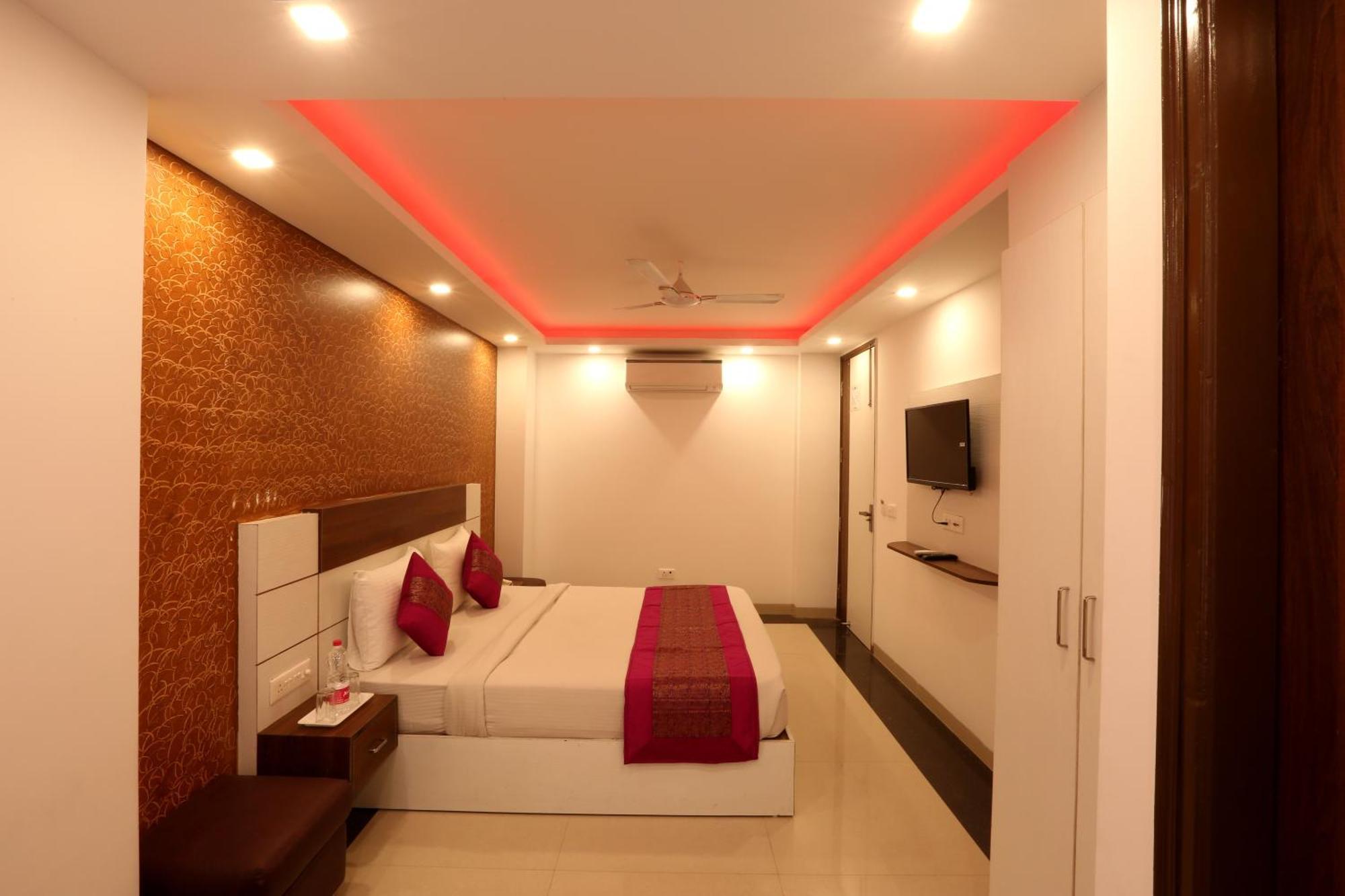 Hotel Ark Wood At Airport New Delhi Exterior foto