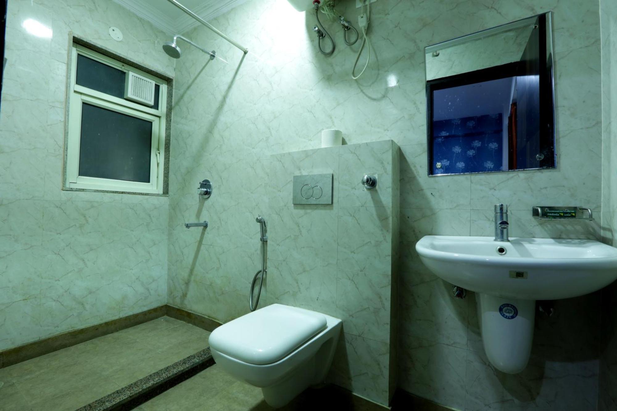 Hotel Ark Wood At Airport New Delhi Exterior foto